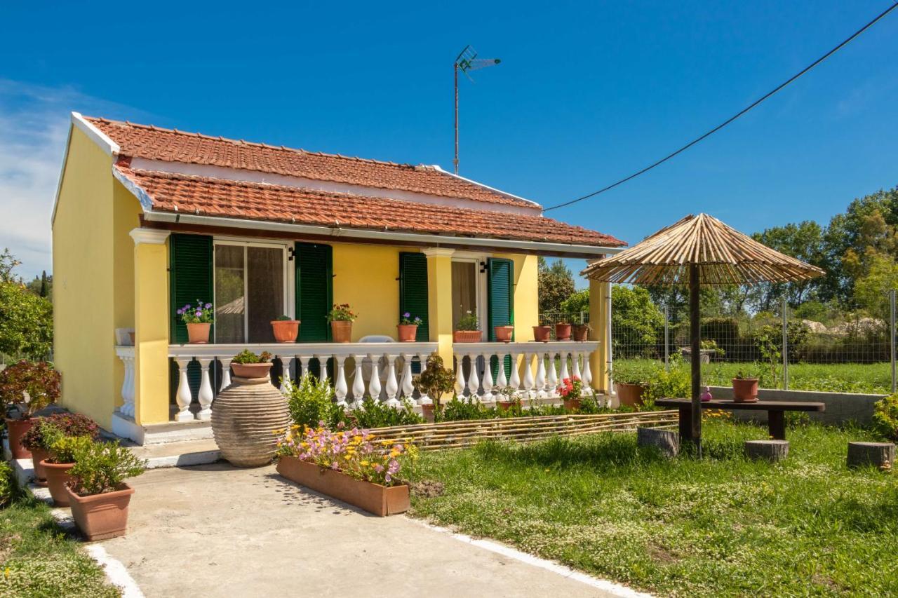 Teta'S Holiday Home Melíkia Buitenkant foto